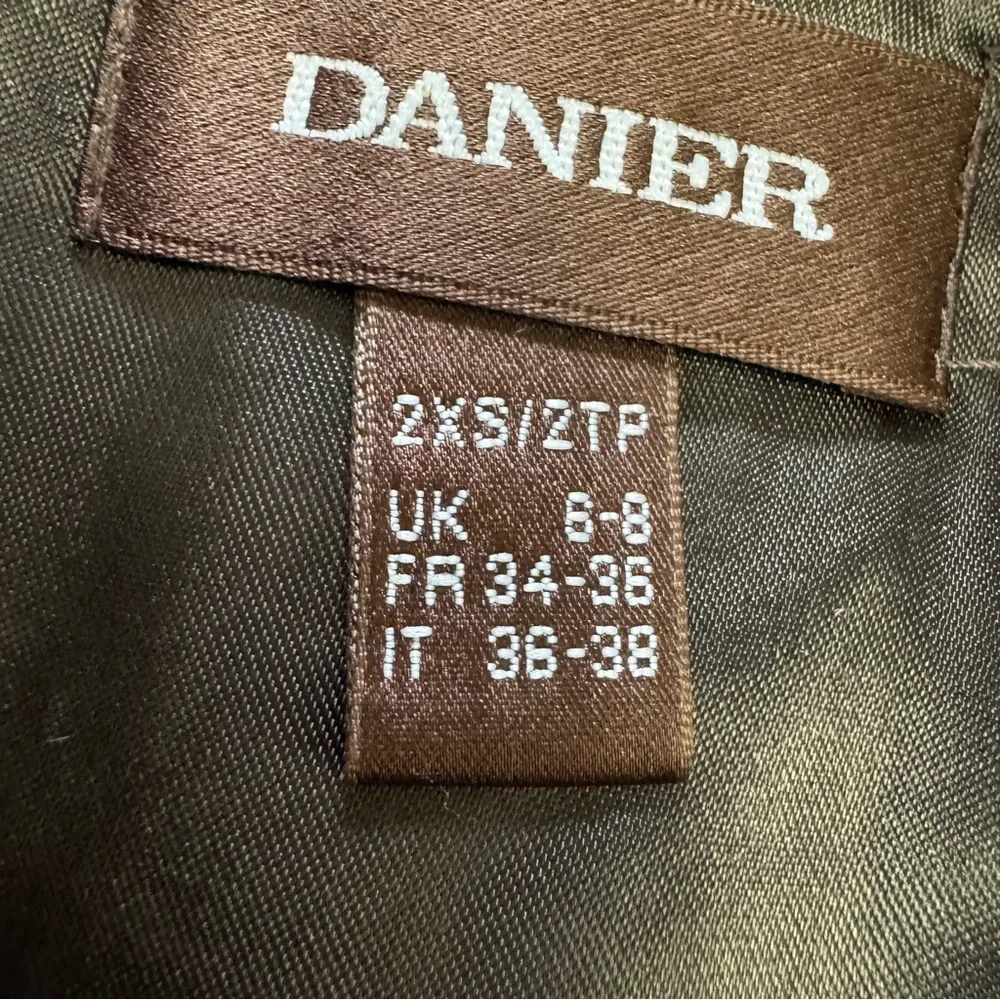 Danier Two-Tone Leather Jacket in Brown with removable liner thinsulate Fit S - Picture 4 of 13
